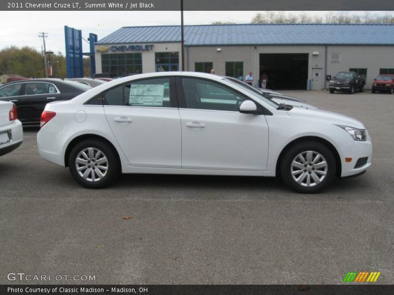Summit White / Jet Black 2011 Chevrolet Cruze LT