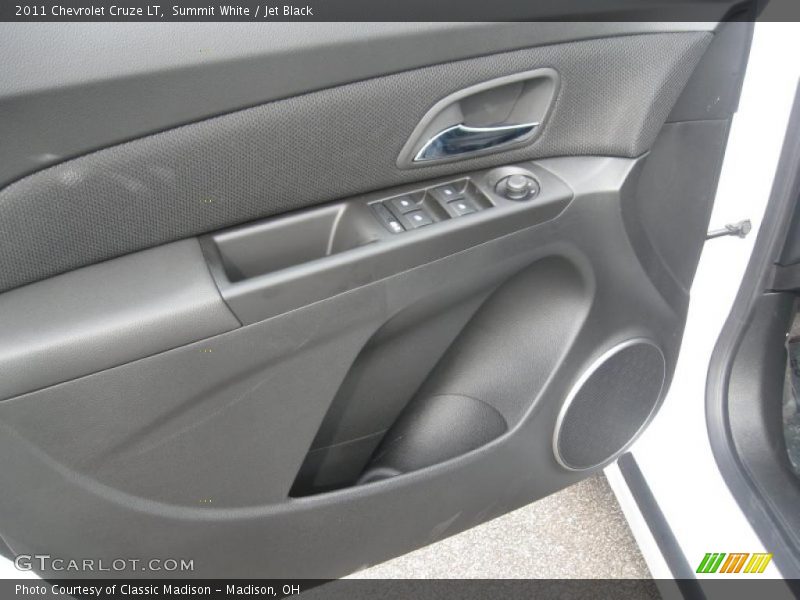 Summit White / Jet Black 2011 Chevrolet Cruze LT