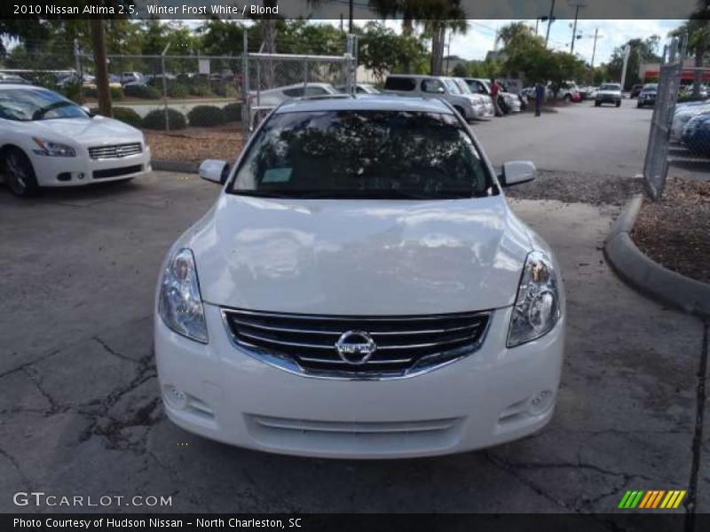 Winter Frost White / Blond 2010 Nissan Altima 2.5