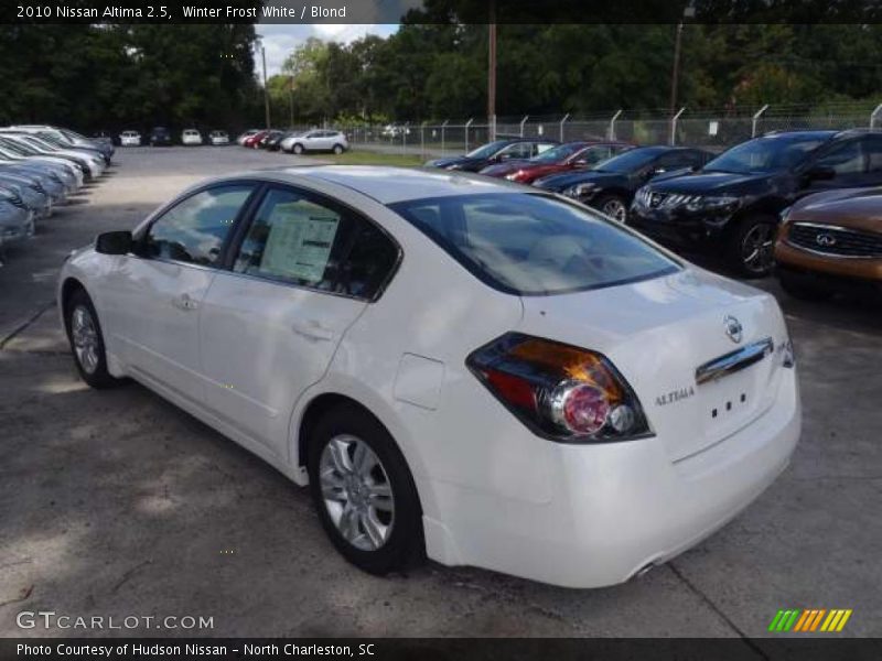 Winter Frost White / Blond 2010 Nissan Altima 2.5