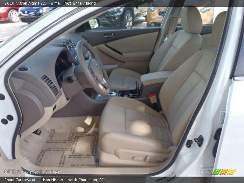 Winter Frost White / Blond 2010 Nissan Altima 2.5