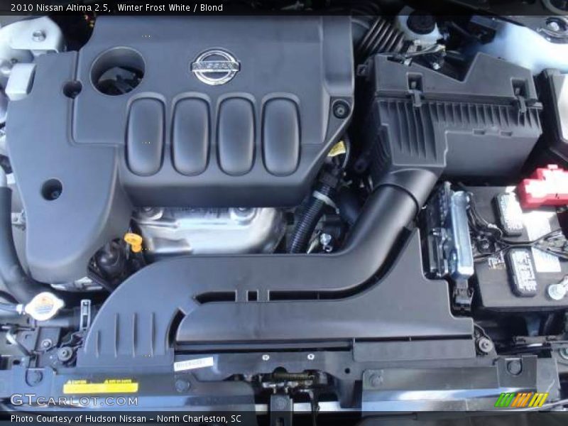 Winter Frost White / Blond 2010 Nissan Altima 2.5