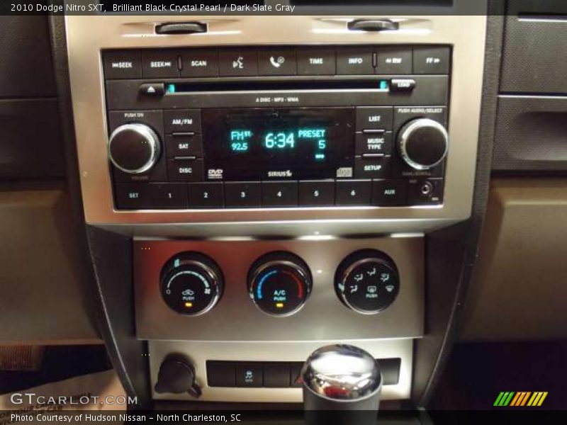 Controls of 2010 Nitro SXT