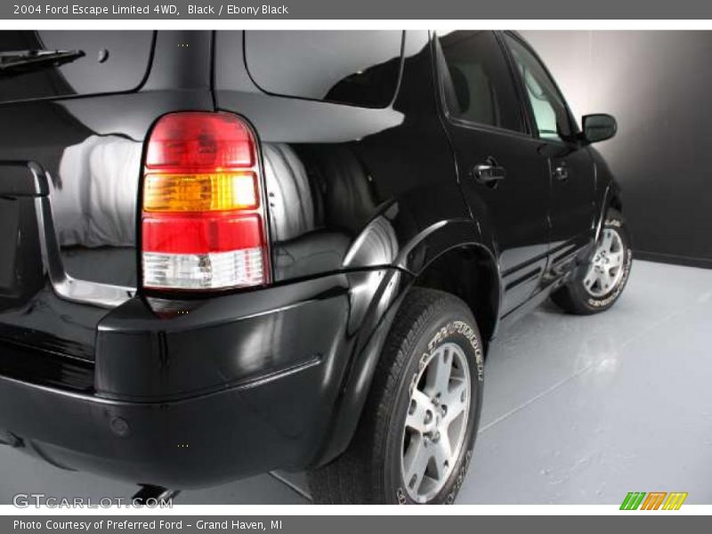 Black / Ebony Black 2004 Ford Escape Limited 4WD