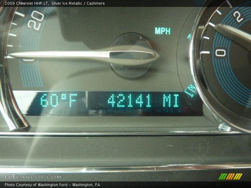 Silver Ice Metallic / Cashmere 2009 Chevrolet HHR LT