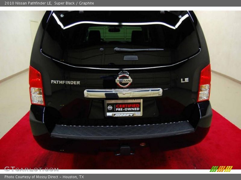 Super Black / Graphite 2010 Nissan Pathfinder LE