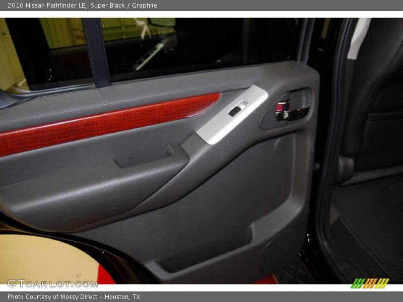 Super Black / Graphite 2010 Nissan Pathfinder LE