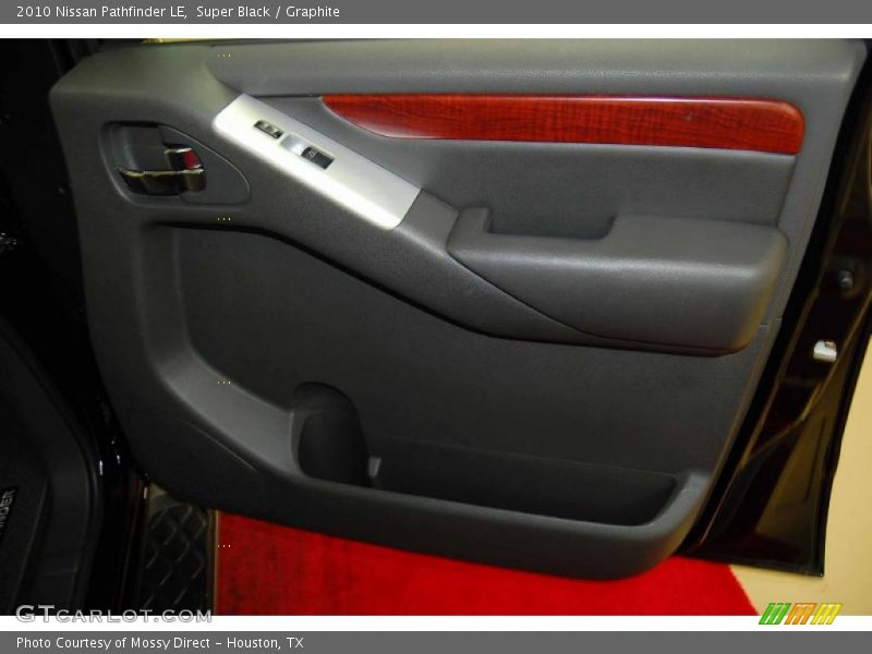 Super Black / Graphite 2010 Nissan Pathfinder LE