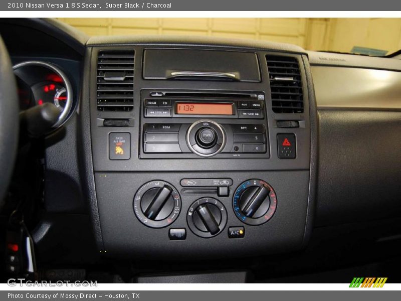 Super Black / Charcoal 2010 Nissan Versa 1.8 S Sedan