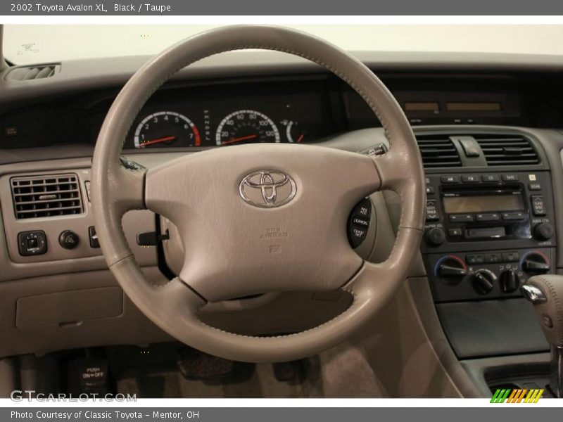 Black / Taupe 2002 Toyota Avalon XL