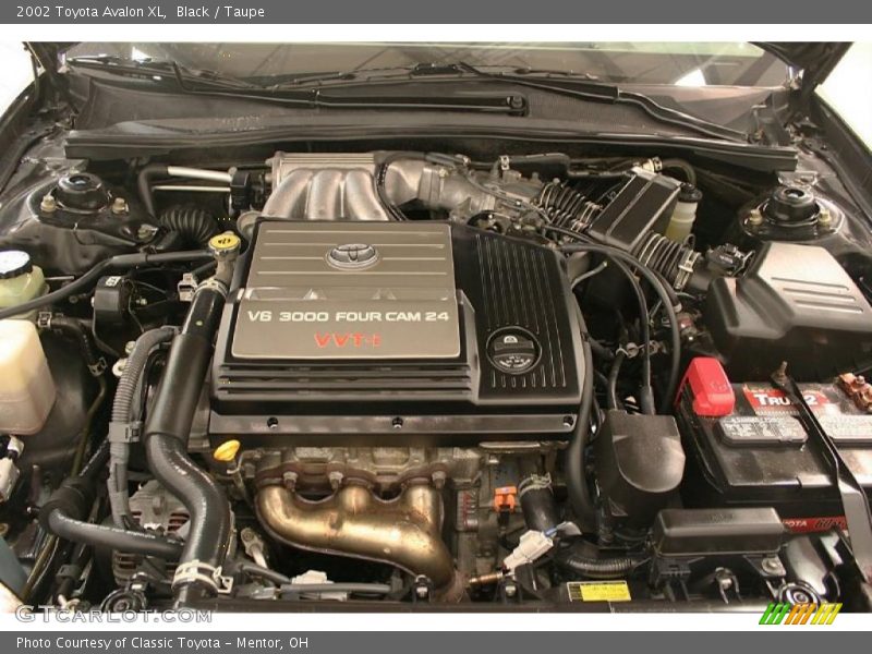 Black / Taupe 2002 Toyota Avalon XL