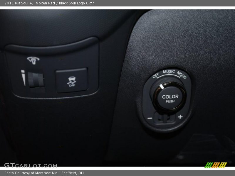 Molten Red / Black Soul Logo Cloth 2011 Kia Soul +