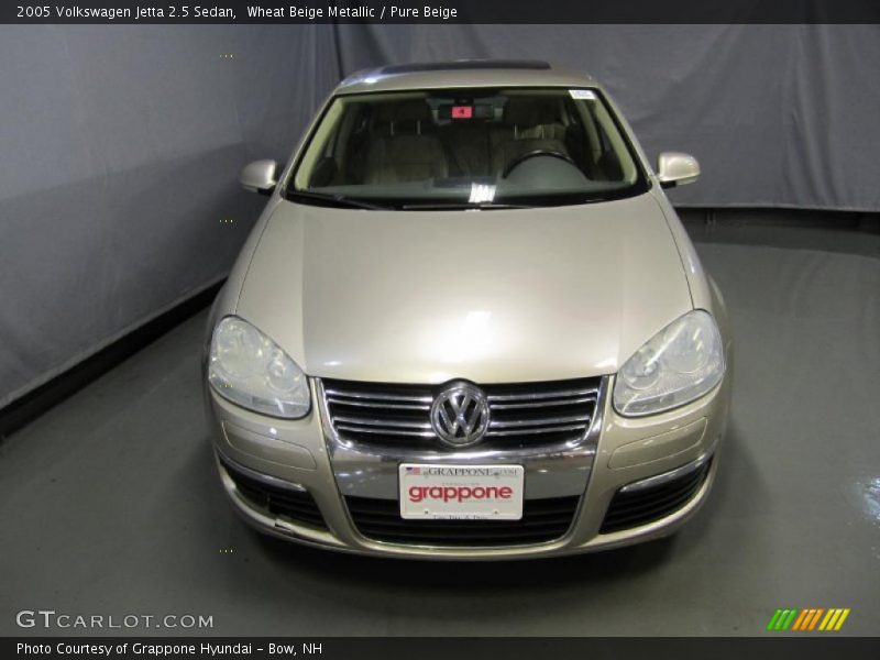 Wheat Beige Metallic / Pure Beige 2005 Volkswagen Jetta 2.5 Sedan