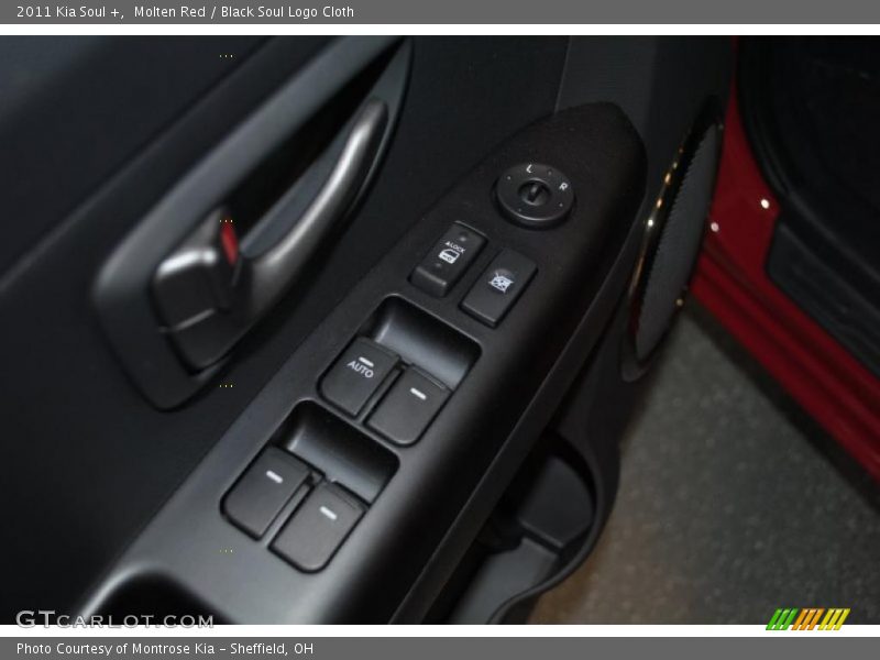 Molten Red / Black Soul Logo Cloth 2011 Kia Soul +