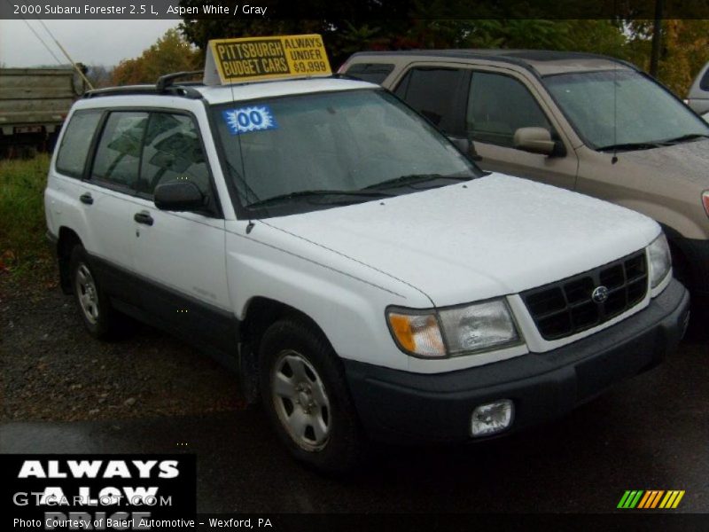 Aspen White / Gray 2000 Subaru Forester 2.5 L