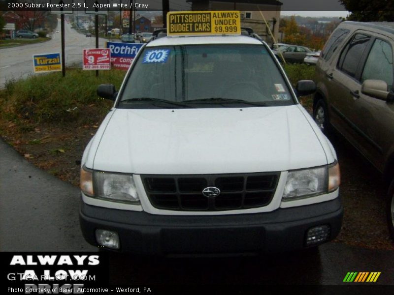 Aspen White / Gray 2000 Subaru Forester 2.5 L