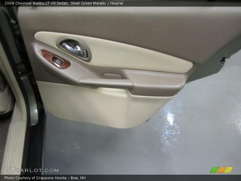 Door Panel of 2004 Malibu LT V6 Sedan