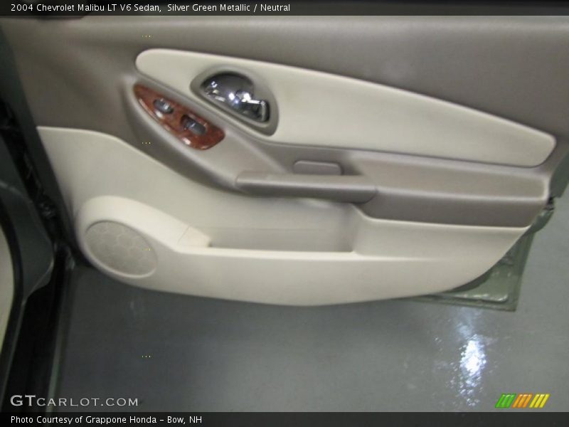 Door Panel of 2004 Malibu LT V6 Sedan