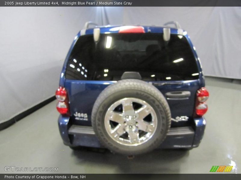 Midnight Blue Pearl / Medium Slate Gray 2005 Jeep Liberty Limited 4x4