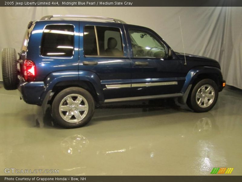 Midnight Blue Pearl / Medium Slate Gray 2005 Jeep Liberty Limited 4x4