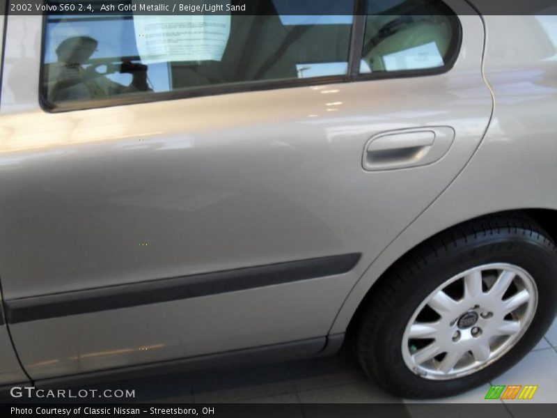 Ash Gold Metallic / Beige/Light Sand 2002 Volvo S60 2.4