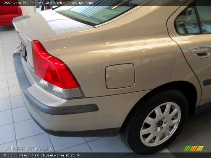 Ash Gold Metallic / Beige/Light Sand 2002 Volvo S60 2.4