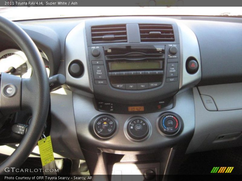 Super White / Ash 2011 Toyota RAV4 I4