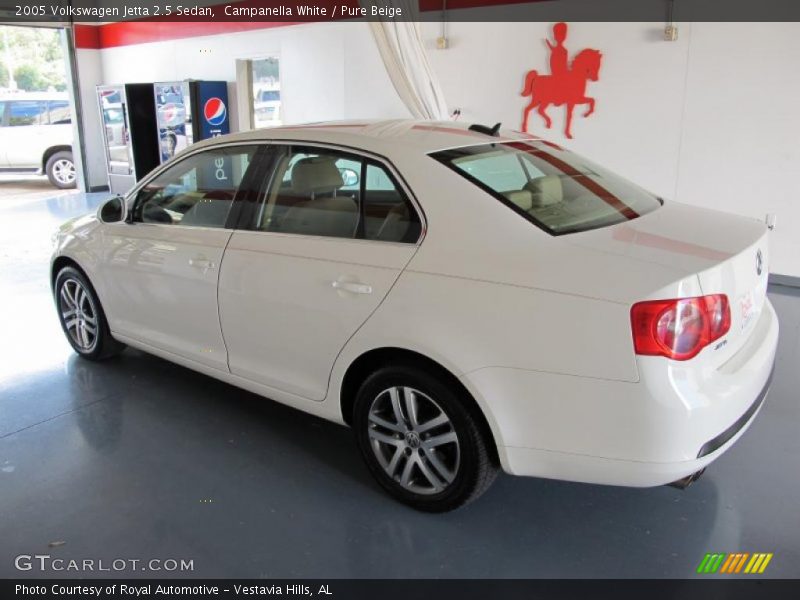 Campanella White / Pure Beige 2005 Volkswagen Jetta 2.5 Sedan
