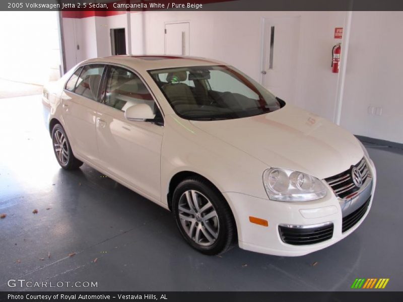 Campanella White / Pure Beige 2005 Volkswagen Jetta 2.5 Sedan