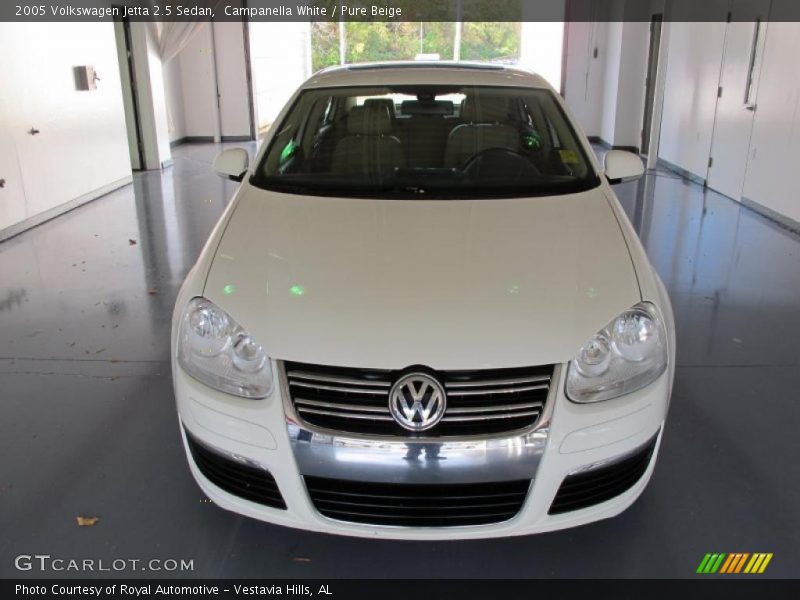 Campanella White / Pure Beige 2005 Volkswagen Jetta 2.5 Sedan