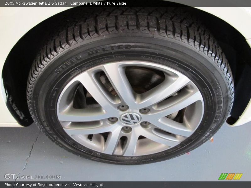 Campanella White / Pure Beige 2005 Volkswagen Jetta 2.5 Sedan