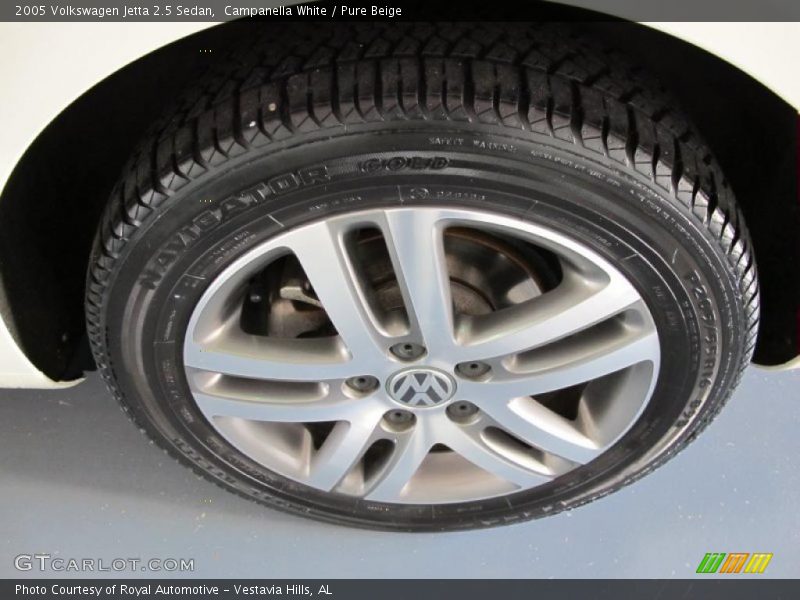 Campanella White / Pure Beige 2005 Volkswagen Jetta 2.5 Sedan