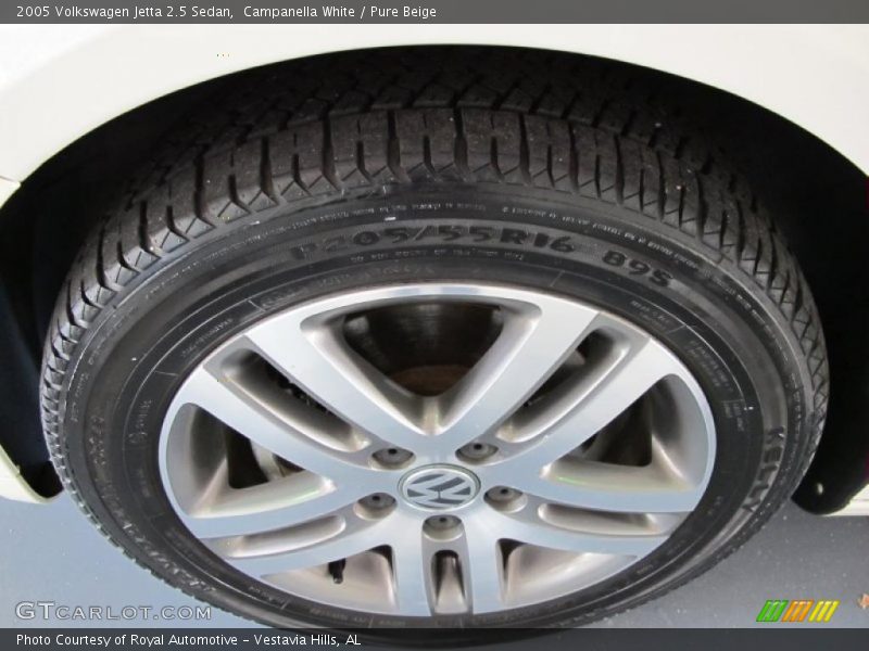 Campanella White / Pure Beige 2005 Volkswagen Jetta 2.5 Sedan