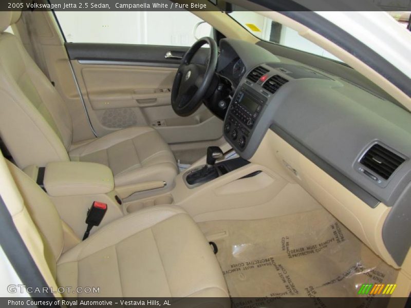 Campanella White / Pure Beige 2005 Volkswagen Jetta 2.5 Sedan