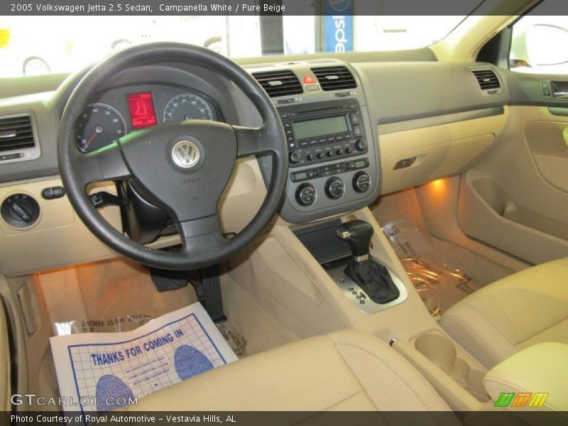 Campanella White / Pure Beige 2005 Volkswagen Jetta 2.5 Sedan