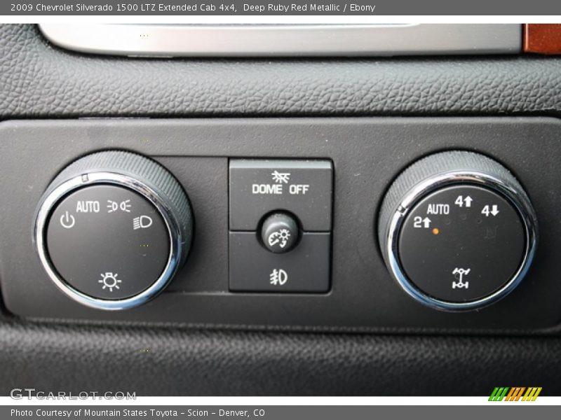Controls of 2009 Silverado 1500 LTZ Extended Cab 4x4