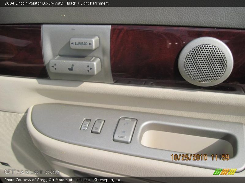 Black / Light Parchment 2004 Lincoln Aviator Luxury AWD
