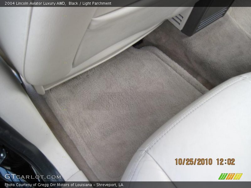 Black / Light Parchment 2004 Lincoln Aviator Luxury AWD