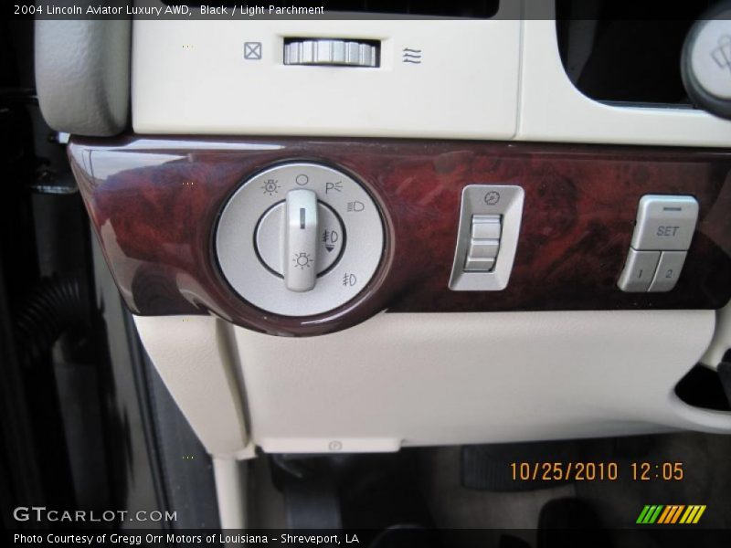 Black / Light Parchment 2004 Lincoln Aviator Luxury AWD