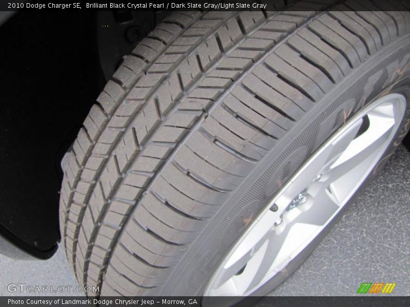 Brilliant Black Crystal Pearl / Dark Slate Gray/Light Slate Gray 2010 Dodge Charger SE