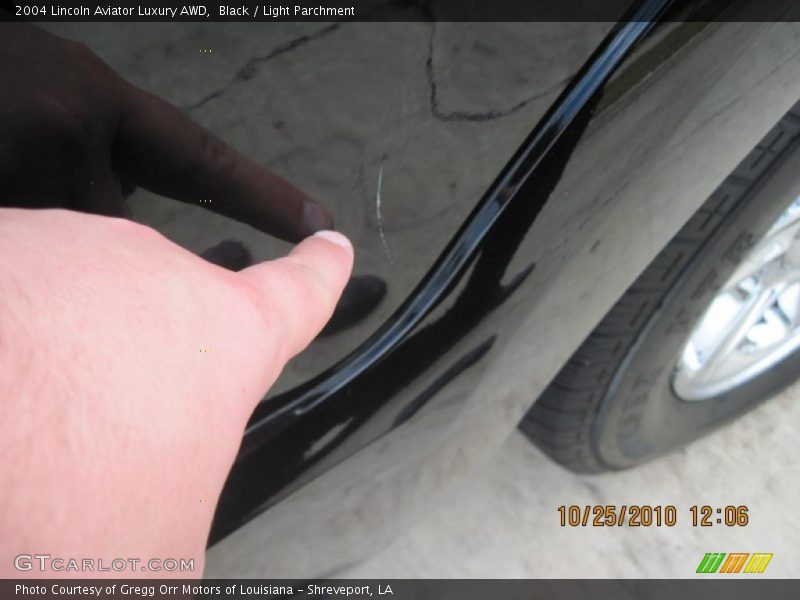 Black / Light Parchment 2004 Lincoln Aviator Luxury AWD