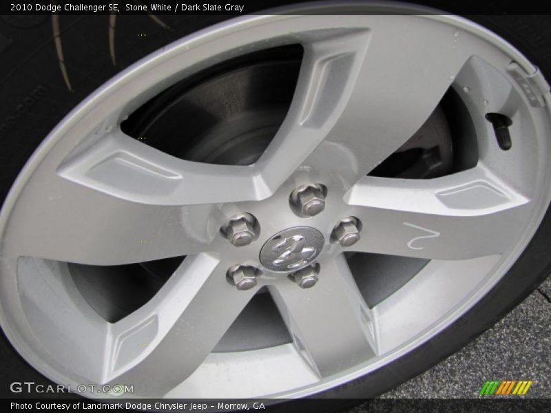 Stone White / Dark Slate Gray 2010 Dodge Challenger SE