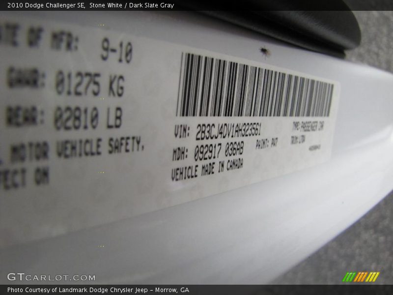 Stone White / Dark Slate Gray 2010 Dodge Challenger SE