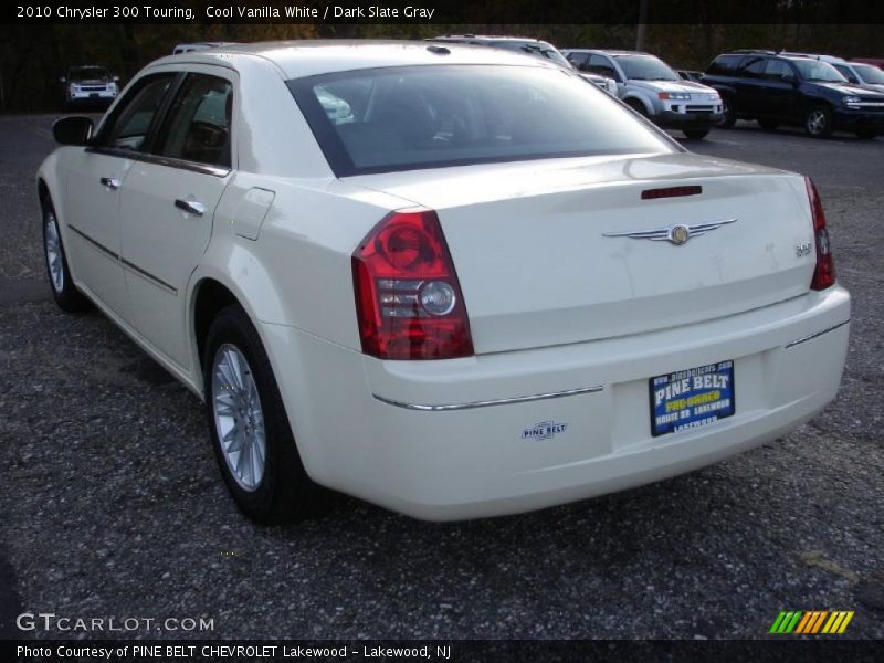 Cool Vanilla White / Dark Slate Gray 2010 Chrysler 300 Touring
