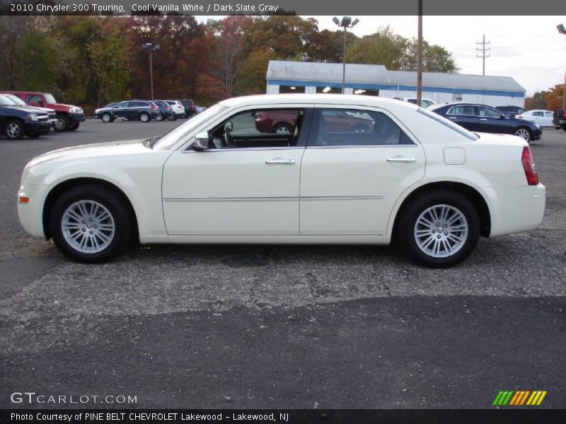 Cool Vanilla White / Dark Slate Gray 2010 Chrysler 300 Touring