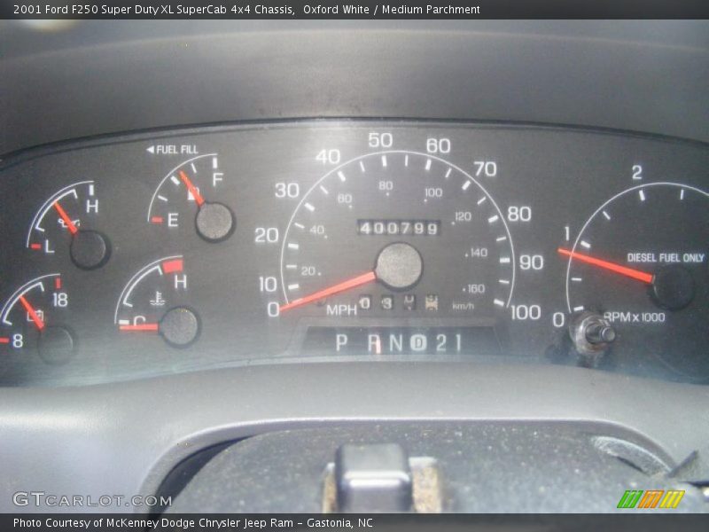Oxford White / Medium Parchment 2001 Ford F250 Super Duty XL SuperCab 4x4 Chassis