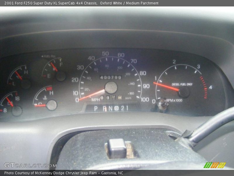 Oxford White / Medium Parchment 2001 Ford F250 Super Duty XL SuperCab 4x4 Chassis