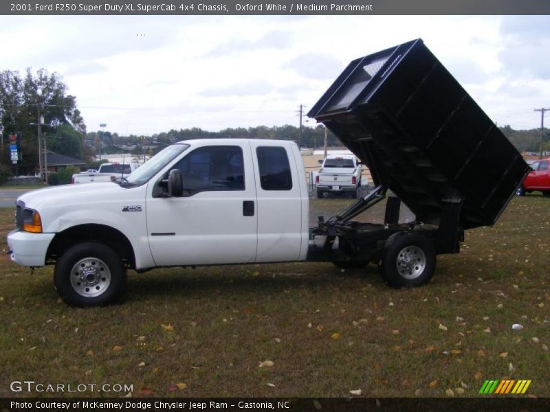 Oxford White / Medium Parchment 2001 Ford F250 Super Duty XL SuperCab 4x4 Chassis