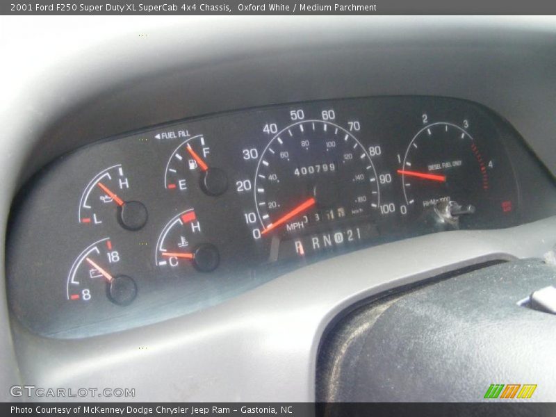 Oxford White / Medium Parchment 2001 Ford F250 Super Duty XL SuperCab 4x4 Chassis