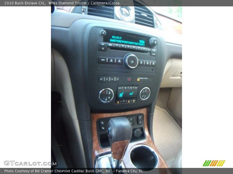 White Diamond Tricoat / Cashmere/Cocoa 2010 Buick Enclave CXL